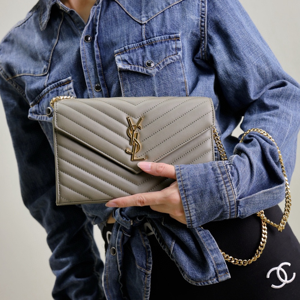 [생로랑] 379039 SAINT LAURENT 생로랑 모노그램 마틀라세 클러치백 24×17.5×1.5cm 30cm 36cm