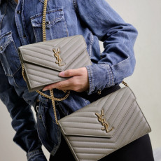 [생로랑] 379039 SAINT LAURENT 생로랑 모노그램 마틀라세 클러치백 24×17.5×1.5cm 30cm 36cm