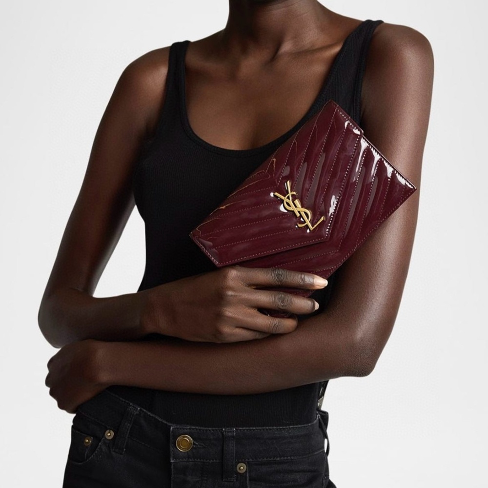 [생로랑] 379039 SAINT LAURENT 생로랑 모노그램 마틀라세 클러치백 24×17.5×1.5cm 30cm 36cm