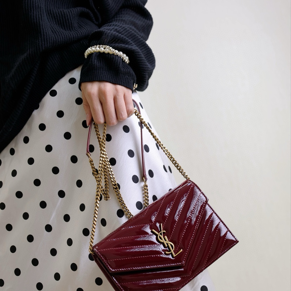 [생로랑] 379039 SAINT LAURENT 생로랑 모노그램 마틀라세 클러치백 24×17.5×1.5cm 30cm 36cm