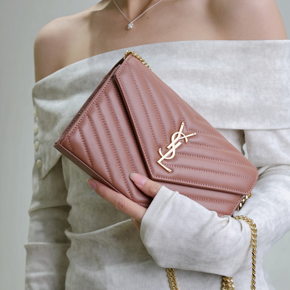 [생로랑] 379039 SAINT LAURENT 생로랑 모노그램 마틀라세 클러치백 24×17.5×1.5cm 30cm 36cm