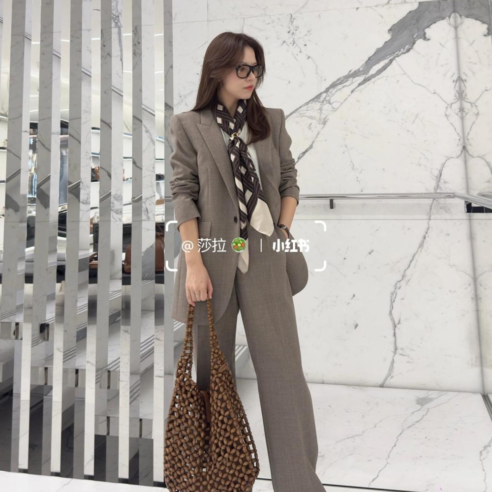 [생로랑] 713938 SAINT LAURENT 생로랑 LE 5 A 7 스몰 숄더백 Small Hobo Bag 23×22×8.5cm 30×35×10cm