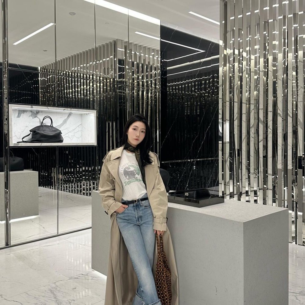 [생로랑] 713938 SAINT LAURENT 생로랑 LE 5 A 7 스몰 숄더백 Small Hobo Bag 23×22×8.5cm 30×35×10cm