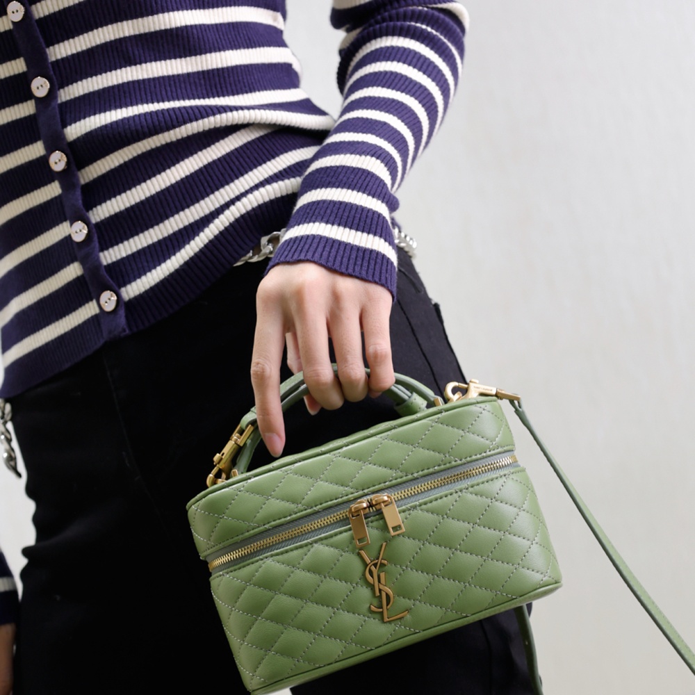 [생로랑] 766731 SAINT LAURENT 생로랑 Gaby 숄더 백 18x11x6cm