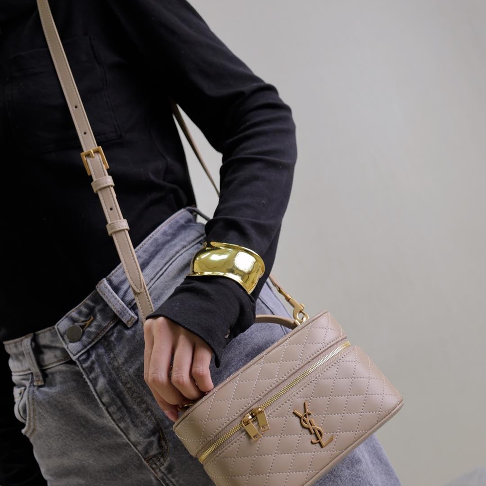 [생로랑] 766731 SAINT LAURENT 생로랑 Gaby 숄더 백 18x11x6cm