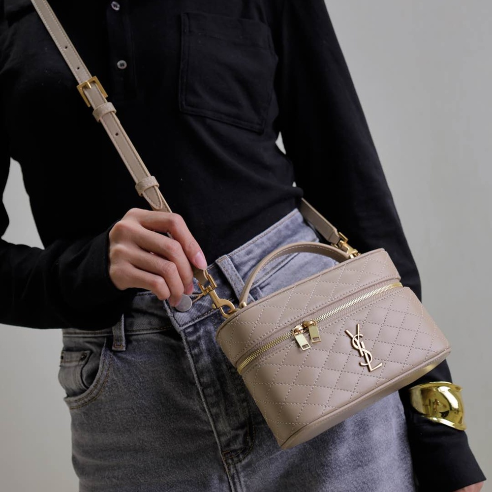 [생로랑] 766731 SAINT LAURENT 생로랑 Gaby 숄더 백 18x11x6cm