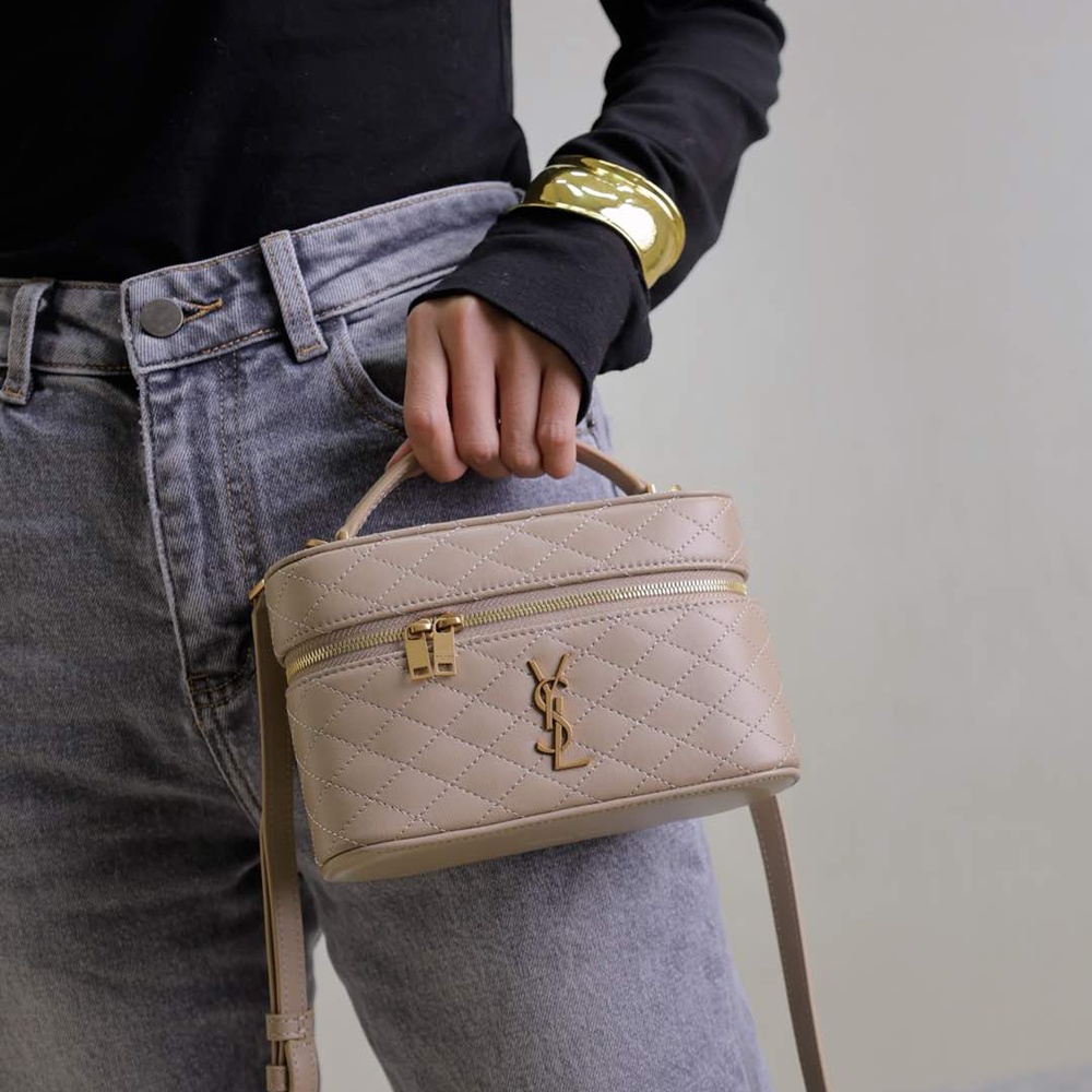 [생로랑] 766731 SAINT LAURENT 생로랑 Gaby 숄더 백 18x11x6cm