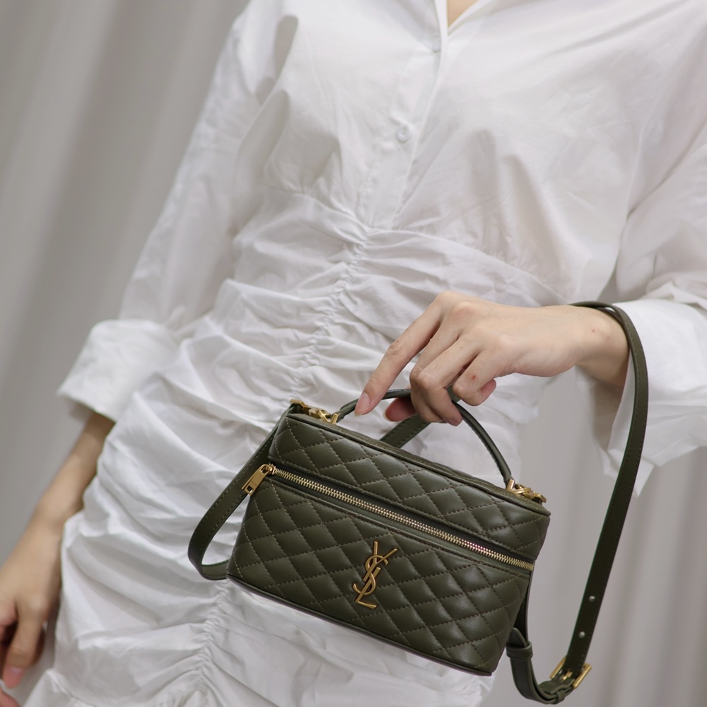 [생로랑] 766731 SAINT LAURENT 생로랑 Gaby 숄더 백 18x11x6cm