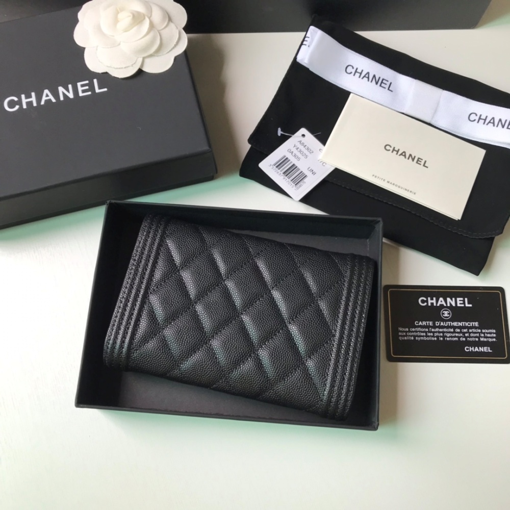 [샤넬] Chanel-캐비어 보이 플랩 중지갑