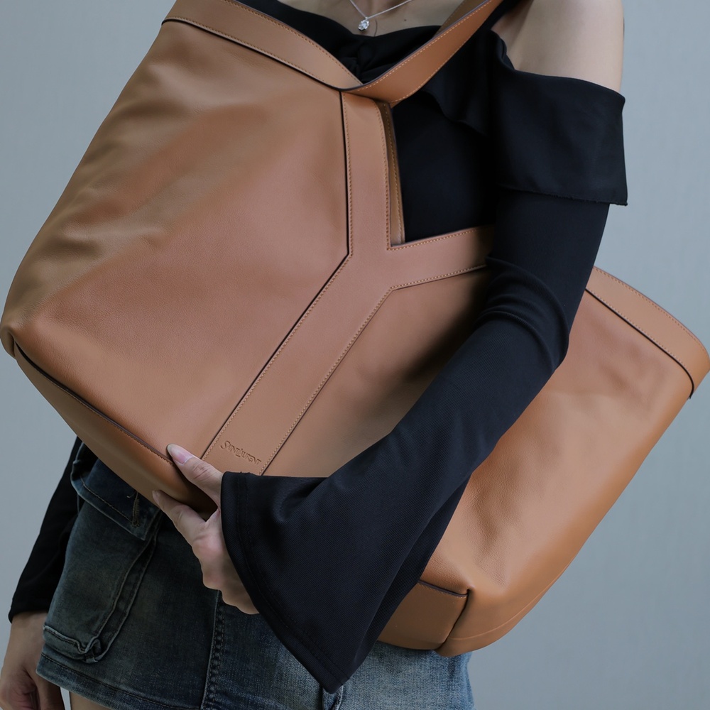 [생로랑] 817602 SAINT LAURENT 생로랑 Y 토트 그레인드 38-50×33×16cm