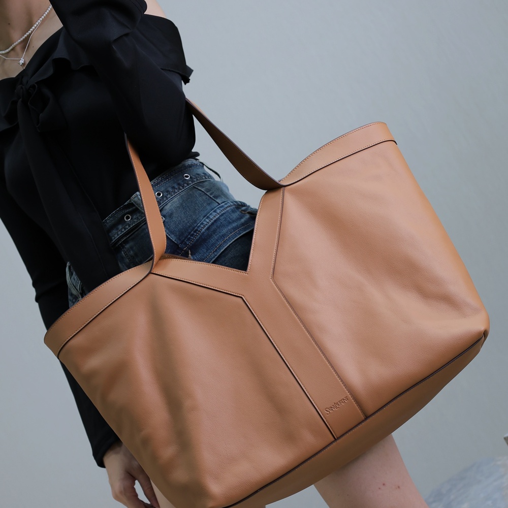 [생로랑] 817602 SAINT LAURENT 생로랑 Y 토트 그레인드 38-50×33×16cm