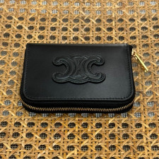 [셀린느] CELINE- 퀴르 트리옹프 컴팩트 지퍼 지갑 – 부드러운 카프스킨 검정