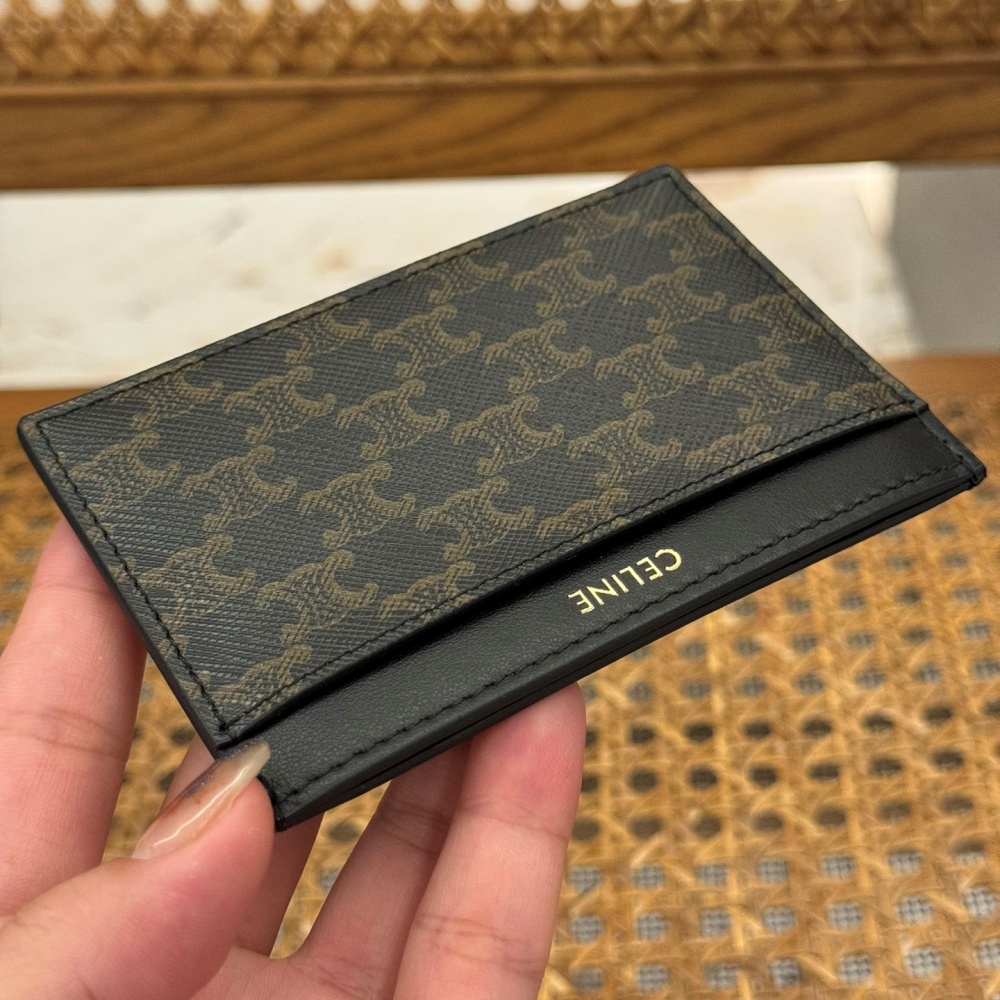 [셀린느]  CELINE- 카드 지갑 – 트리옹프 캔버스 & 카프스킨