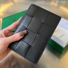 [보테가베네타] BOTTEGA VENATA-카세트 여권 케이스  (3 COLORS)