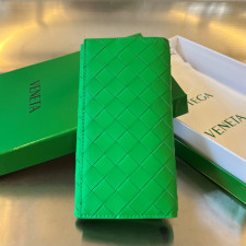 [보테가베네타]BOTTEGA VENATA- 인트레치아토 장지갑 (2 COLORS)