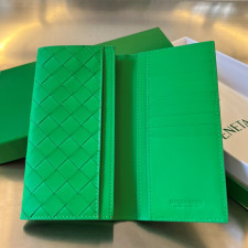 [보테가베네타]BOTTEGA VENATA- 인트레치아토 장지갑 (2 COLORS)
