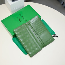 [보테가베네타]BOTTEGA VENATA- 장지갑 아보카도 그린 (일반 소가죽)