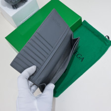 [보테가베네타] BOTTEGA VENATA-장지갑 (일반 소가죽)