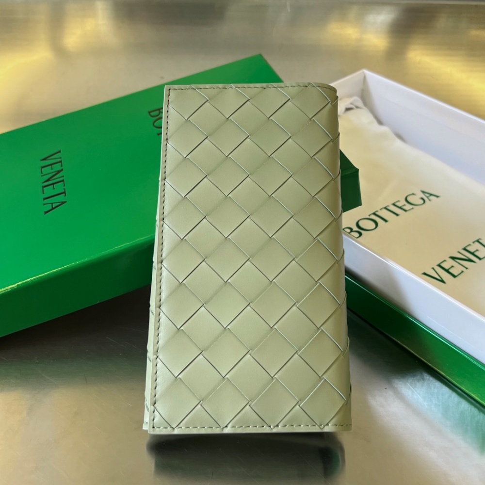 [보테가베네타]BOTTEGA VENATA- 인트레치아토 장지갑 (상급)