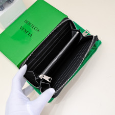 [보테가베네타] BOTTEGA VENATA-인트레치아토 지퍼-어라운드 지갑 블랙