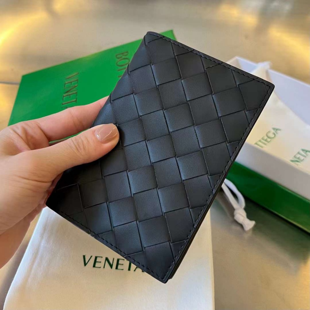 [보테가베네타] BOTTEGA VENATA-여권지갑 사이즈 13.39.5cm