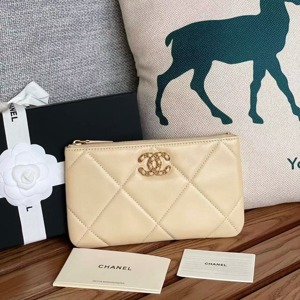 [샤넬] Chanel-스몰 19 파우치 램스킨