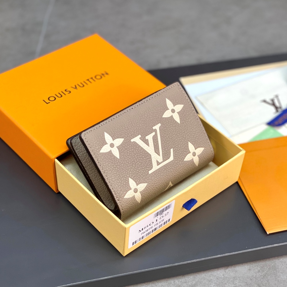 [루이비통]Louis vuitton- 반지갑 클레아 지갑 11*8.5*3.5cm
