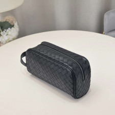 [보테가베네타] BOTTEGA VENETA- 인트레치아토 여행용 파우치