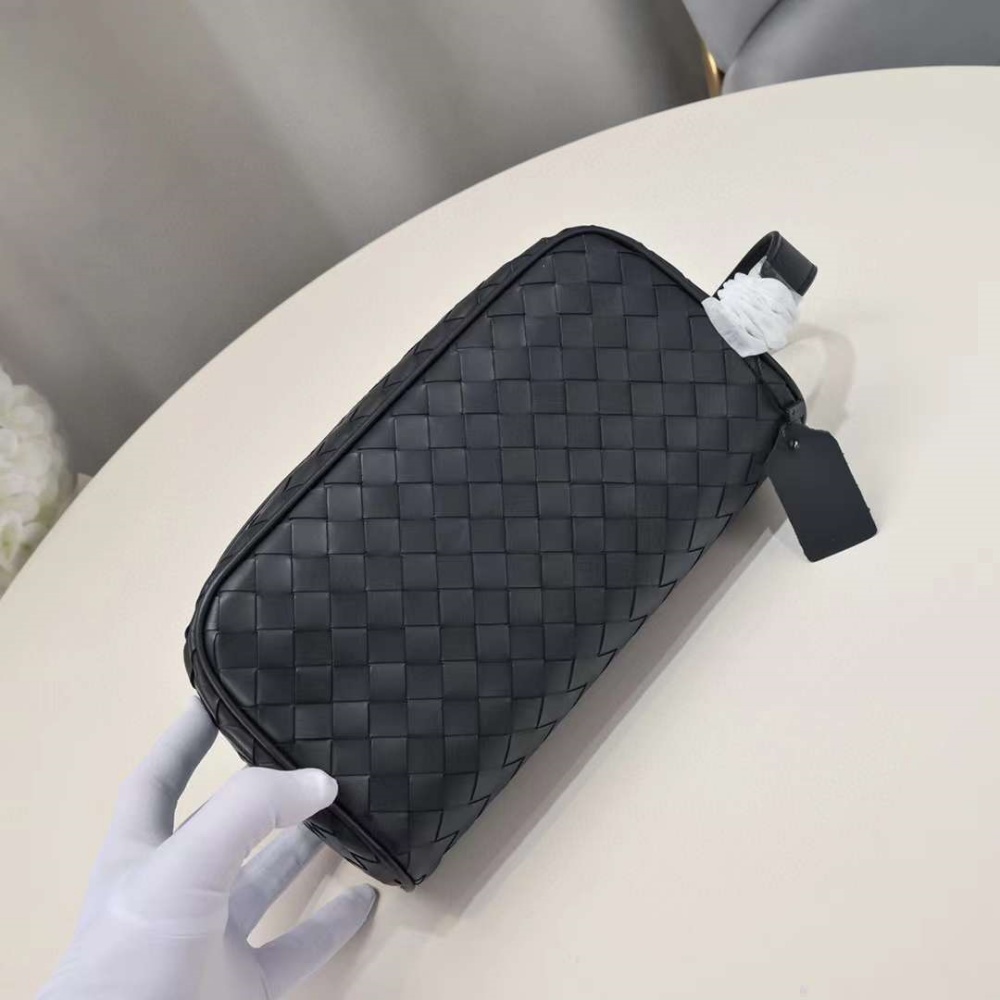 [보테가베네타] BOTTEGA VENETA- 인트레치아토 여행용 파우치