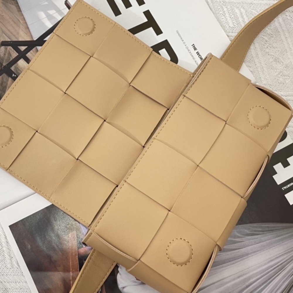 [보테가베네타] BOTTEGA VENETA 벨트카세트백