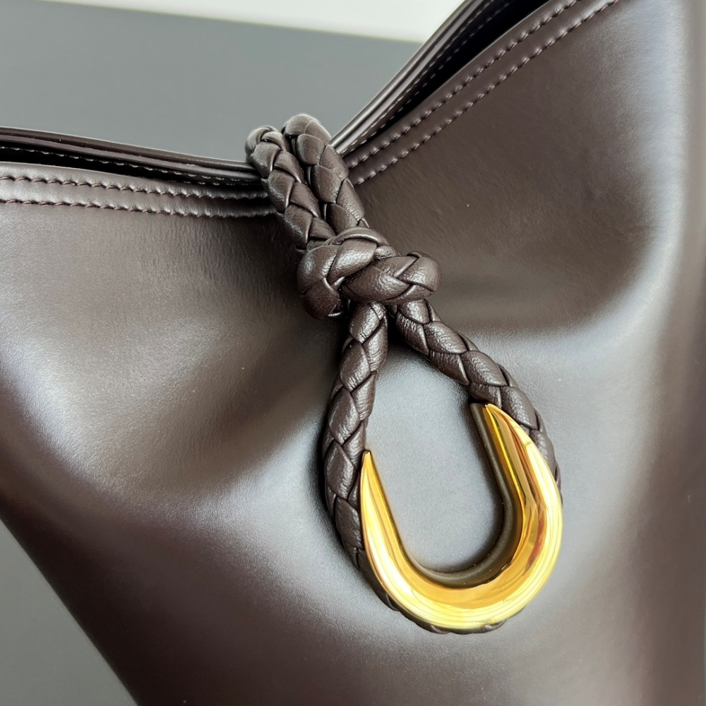 [보테가베네타] BOTTEGA VENETA 리베르타버킷백