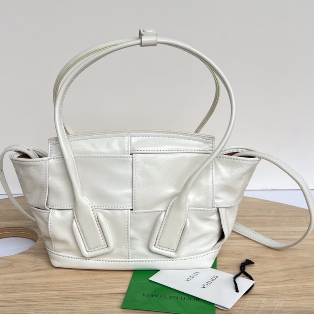 [보테가베네타] BOTTEGA VENETA 아르코백