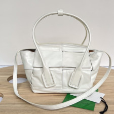 [보테가베네타] BOTTEGA VENETA 아르코백