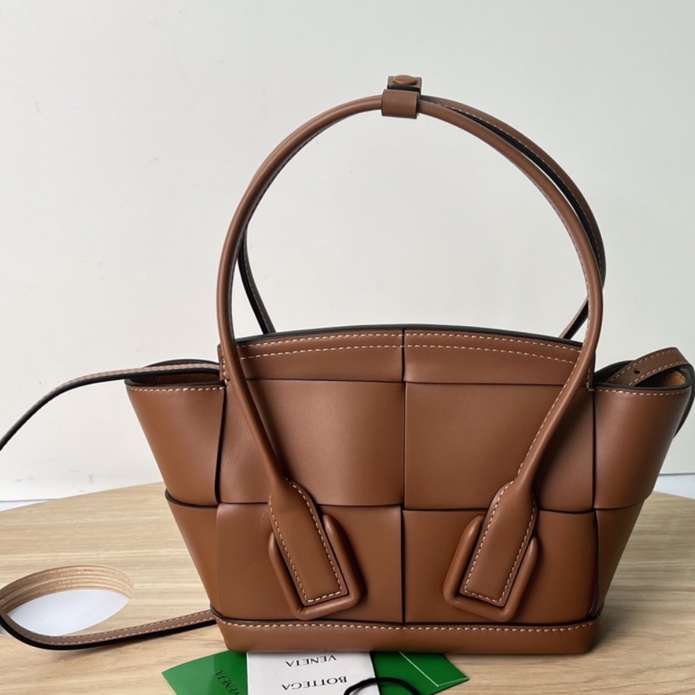 [보테가베네타] BOTTEGA VENETA 아르코백