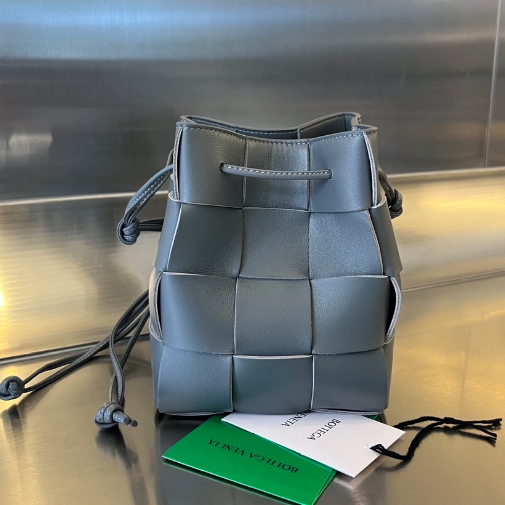 [보테가베네타] BOTTEGA VENETA 카세트버킷백