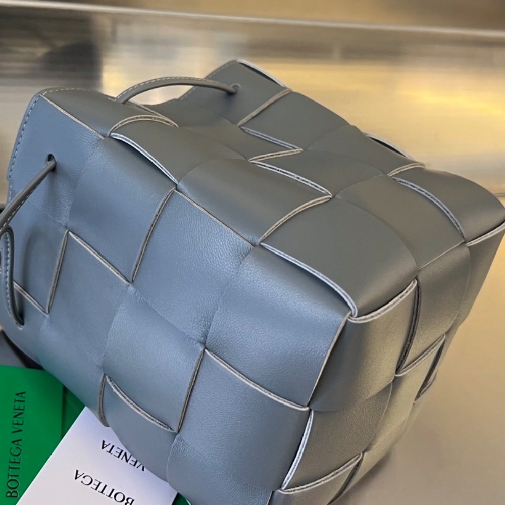 [보테가베네타] BOTTEGA VENETA 카세트버킷백