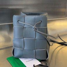 [보테가베네타] BOTTEGA VENETA 카세트버킷백