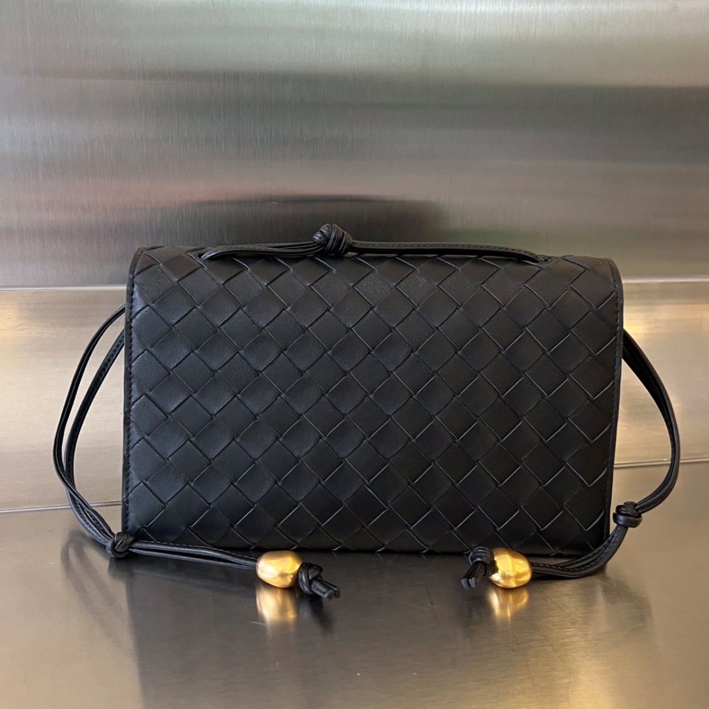 [보테가베네타] BOTTEGA VENENTA 트리오파우치온스트랩