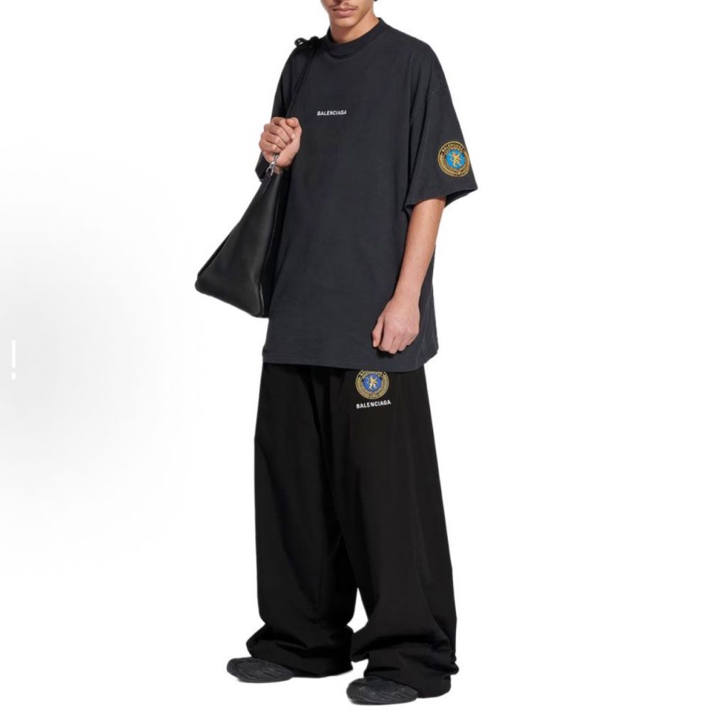 [발렌시아가] BALENCIAGA 페이디드 블랙 티셔츠