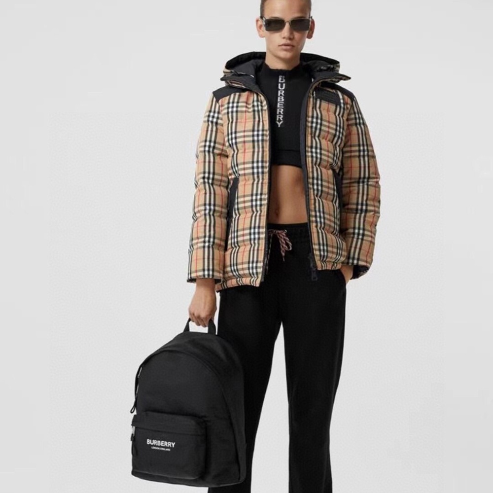 [버버리] Burberry Bag 버버리 블랙 클래식로고 공용 백팩 30.5 x 14.5 x 42.5 cm