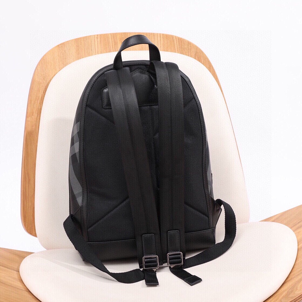 [버버리] Burberry Bag 버버리 블랙 클래식로고 공용 백팩 30.5 x 14.5 x 42.5 cm