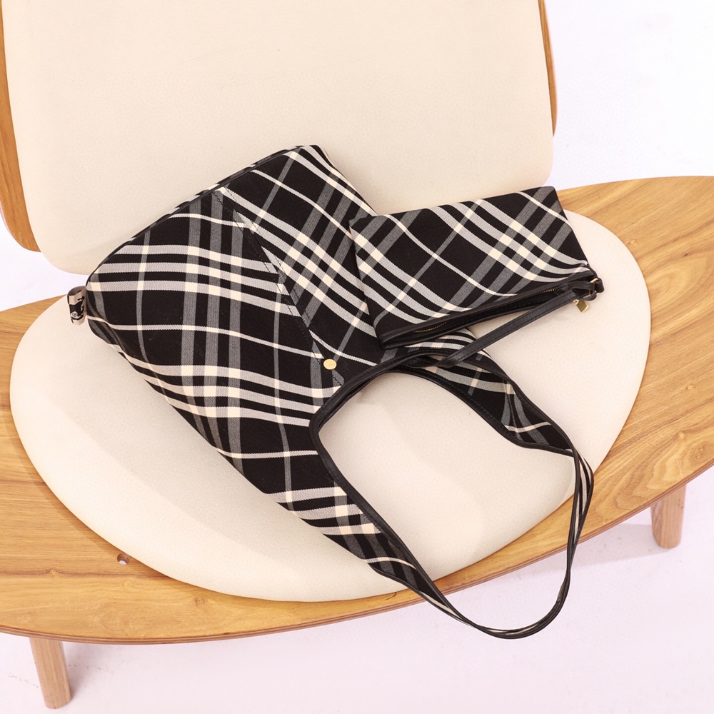 [버버리] Burberry Bag 버버리 빈티지 체크 호보 백 26.5X13.5X46