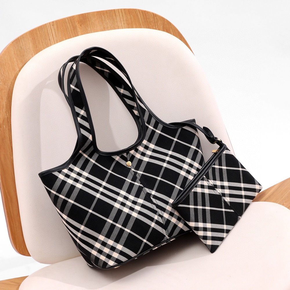 [버버리] Burberry Bag 버버리 빈티지 체크 호보 백 41X14X26CM