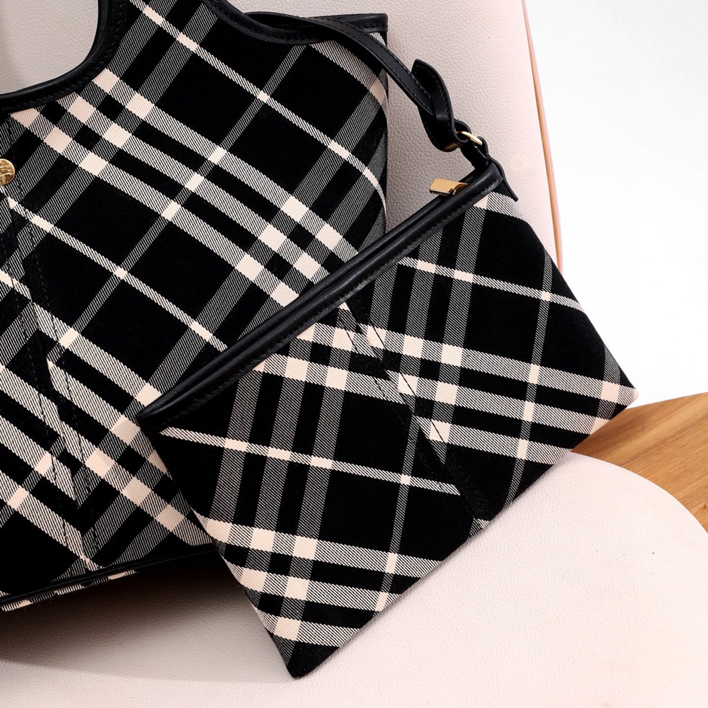 [버버리] Burberry Bag 버버리 빈티지 체크 호보 백 41X14X26CM