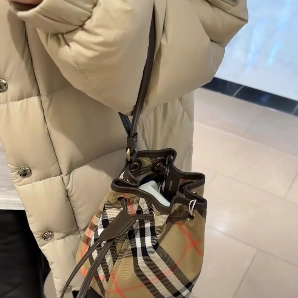 [버버리] Burberry Bag 버버리 체크 스몰 버킷백 16x10.5x18cm 17.5x10