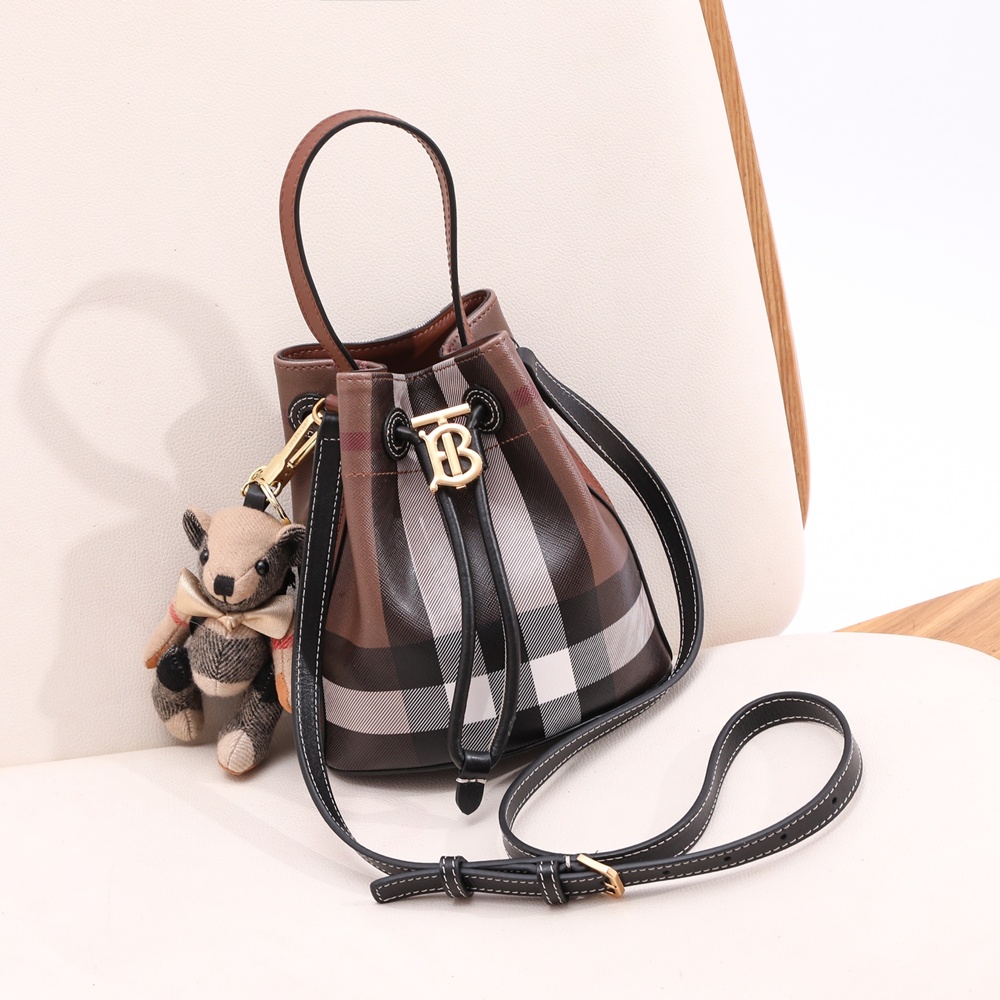 [버버리] Burberry Bag 버버리 체크 스몰 버킷백 16x10.5x18cm 17.5x10