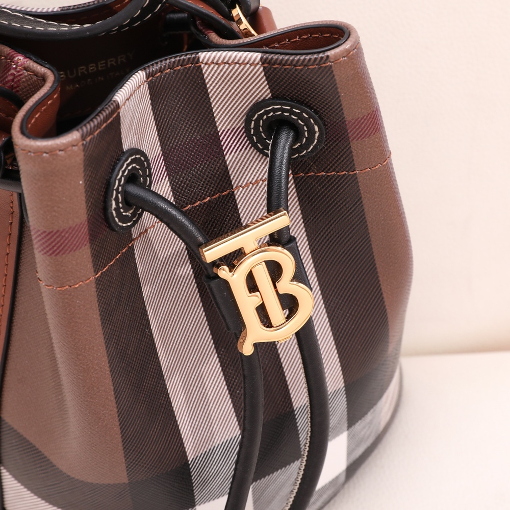 [버버리] Burberry Bag 버버리 체크 스몰 버킷백 16x10.5x18cm 17.5x10