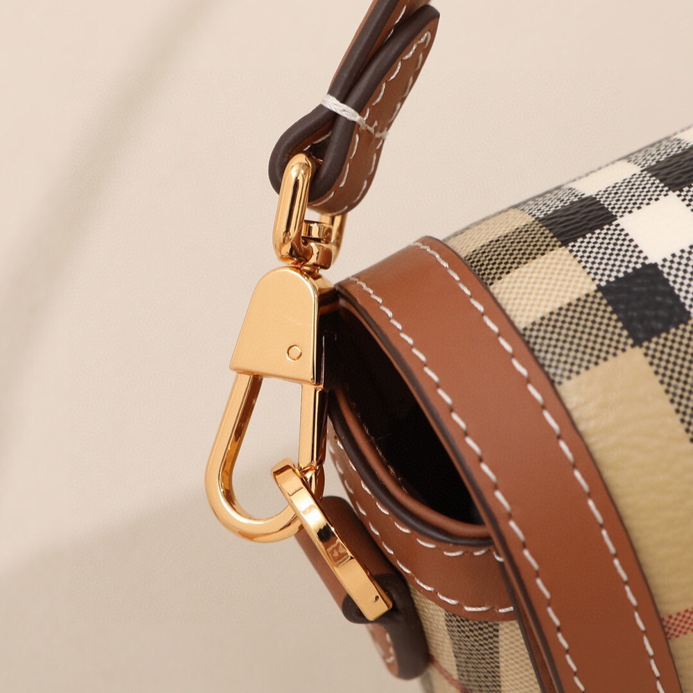 [버버리] Burberry Bag 버버리 탑 핸들 노트 백 24×8x 14 cm