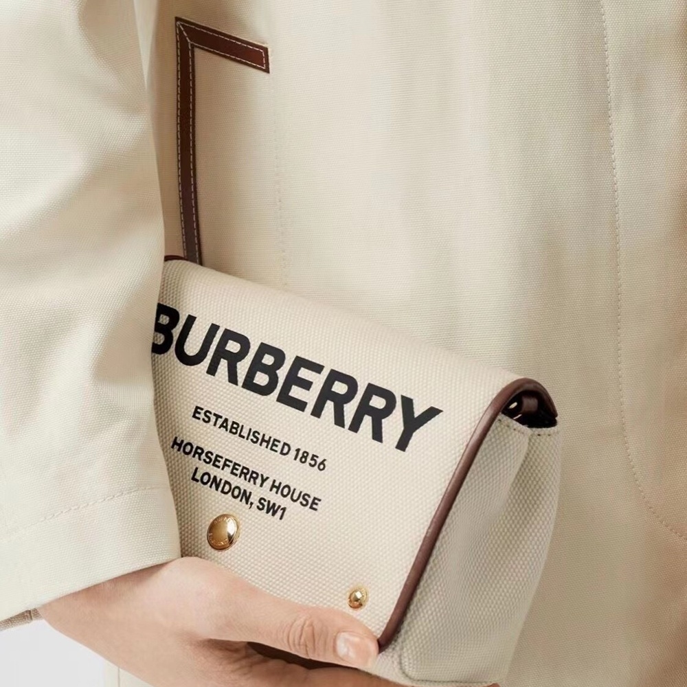 [버버리] Burberry Bag 버버리 호스페리 로고 캔버스 레더 미니 포켓백 19X15X5cm 23X26cm