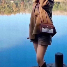 [버버리] Burberry Bag 버버리 호스페리 로고 캔버스 레더 미니 포켓백 19X15X5cm 23X26cm